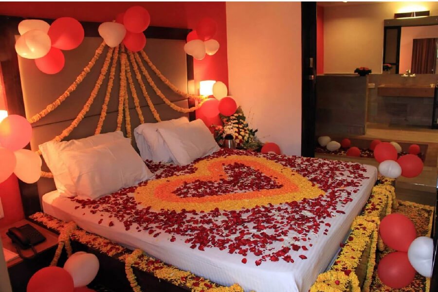 11 cách trang trí phòng cưới đơn giản, đẹp mà đầy lãng mạn.
