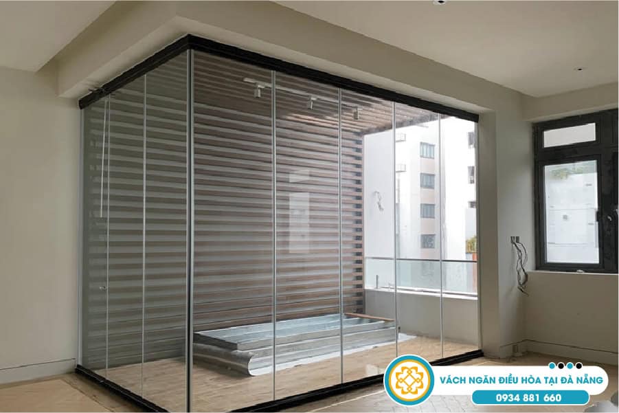 vach-ngan-dieu-hoa-gia-re-12