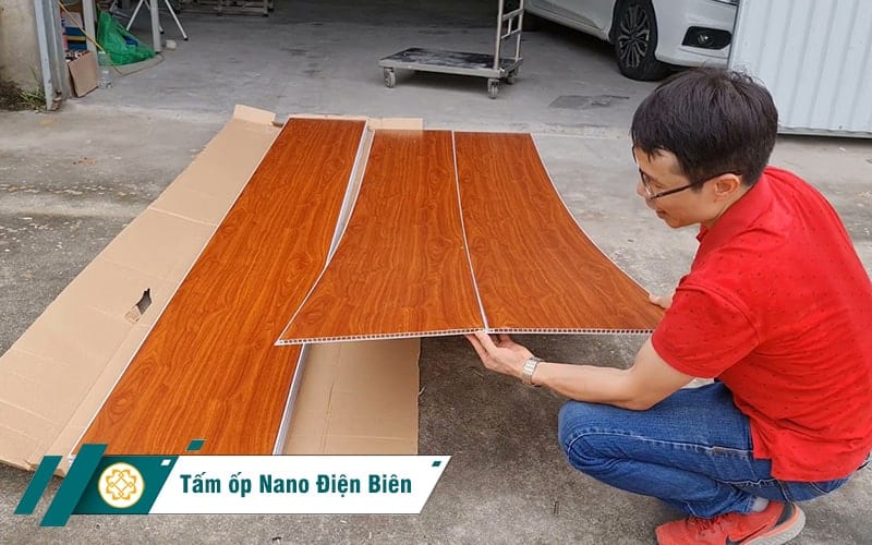 tam-op-nhua-pvc-nano-van-go