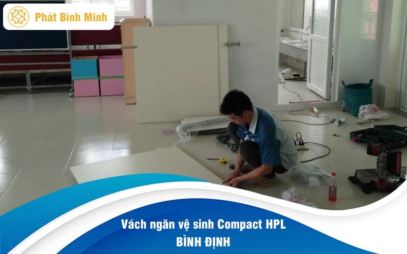 thi-cong-vach-ngan-ve-sinh-compact-hpl-binh-dinh-2