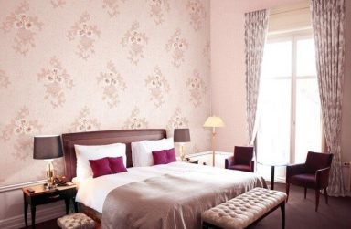 Giấy dán tường phòng ngủ màu hồng đẹp nhất
